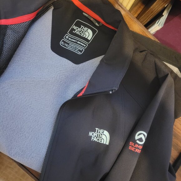 Northface Black Windbreaker - Picture 4 of 4